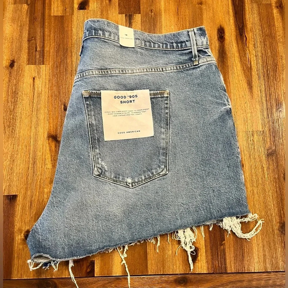 Good American Good ’90s Shorts size 18 denim - Picture 1 of 10